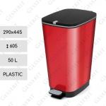 Culoare: METAL Roșu Cos deseuri din plastic cu pedala Material: Plastic Dimensiuni: 290mm x 445mm 605mm